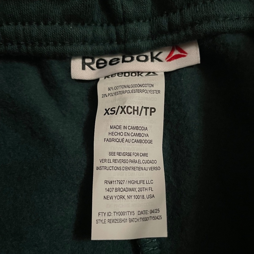 NWT Reebok Women’s Relaxed Fit Green Shorts - Picture 5 of 5